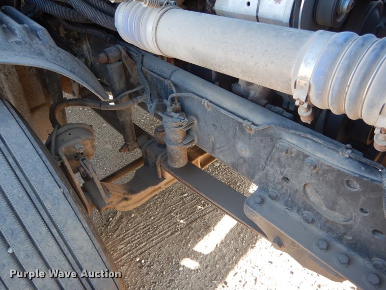 image for item DH6255 2007 Freightliner Columbia semi truck