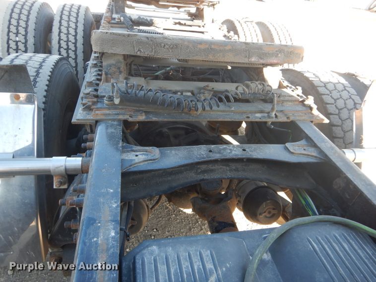 image for item DH6255 2007 Freightliner Columbia semi truck