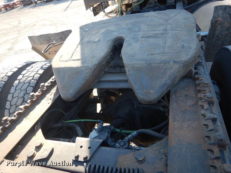 image for item DH6255 2007 Freightliner Columbia semi truck