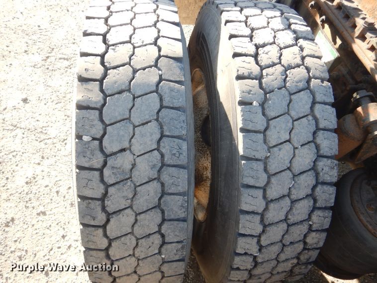 image for item DH6255 2007 Freightliner Columbia semi truck