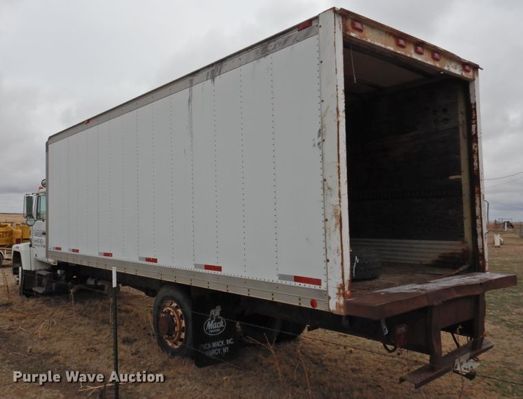 image for item DI0029 1994 Mack CS200P box truck