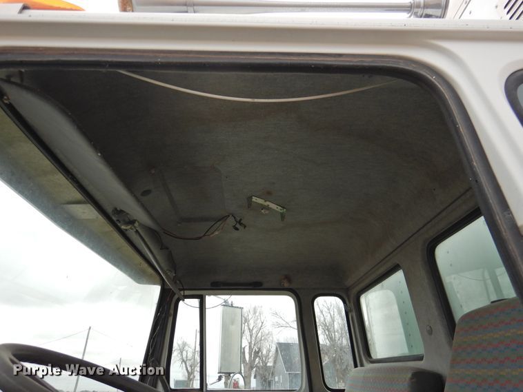 image for item DI0029 1994 Mack CS200P box truck