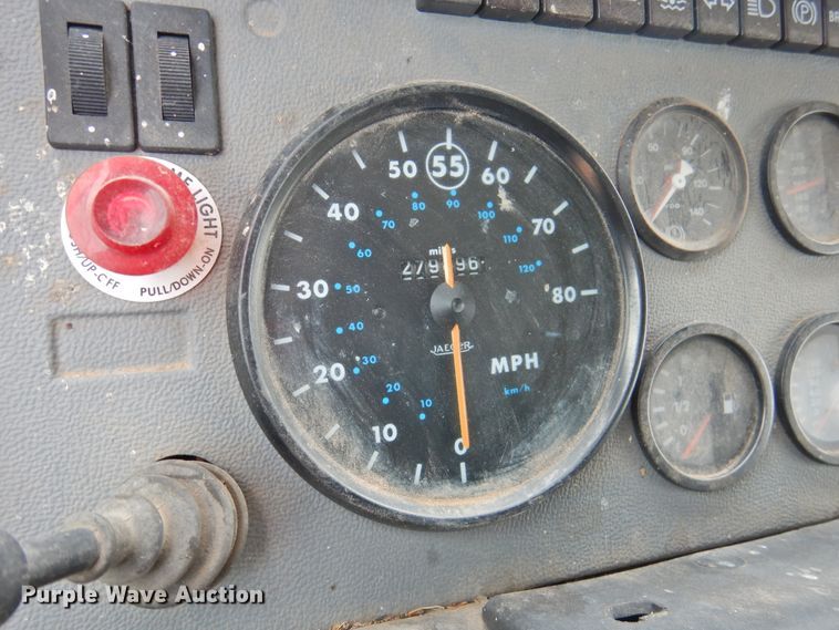 image for item DI0029 1994 Mack CS200P box truck