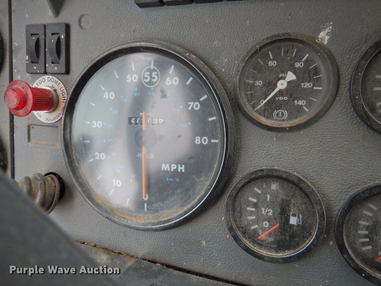 image for item DI0029 1994 Mack CS200P box truck