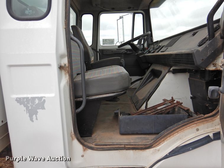 image for item DI0029 1994 Mack CS200P box truck