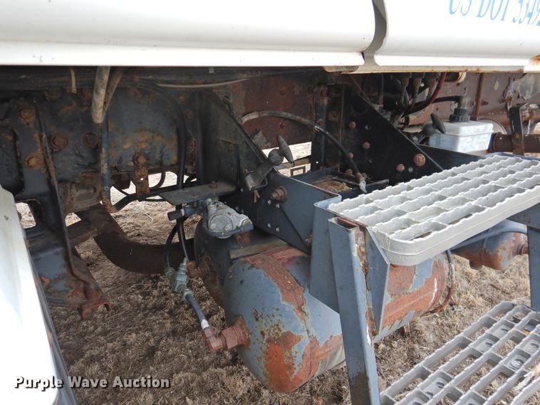 image for item DI0029 1994 Mack CS200P box truck