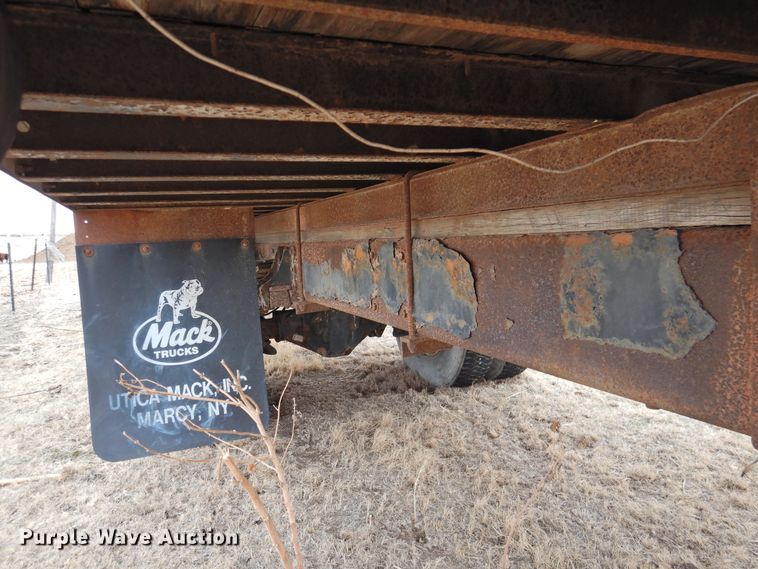 image for item DI0029 1994 Mack CS200P box truck