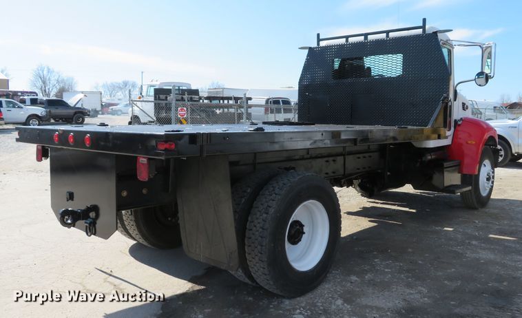 image for item DI2071 2007 Peterbilt 335 flatbed truck