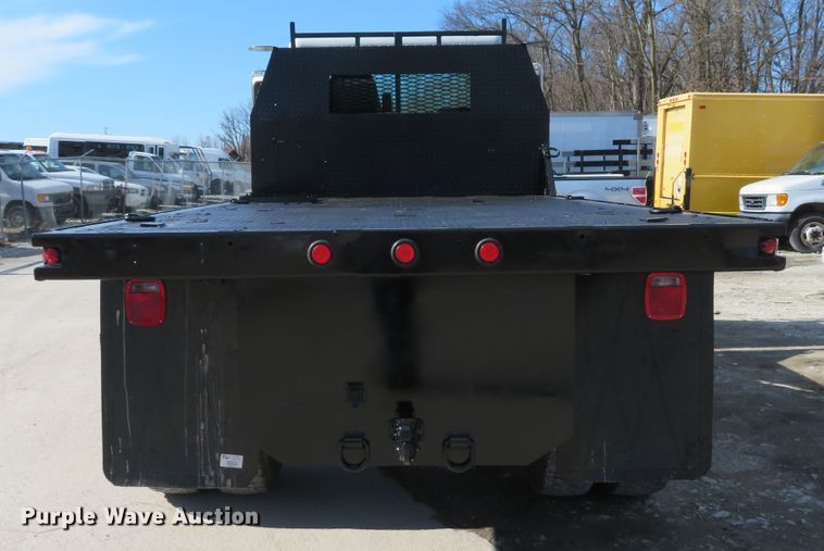 image for item DI2071 2007 Peterbilt 335 flatbed truck