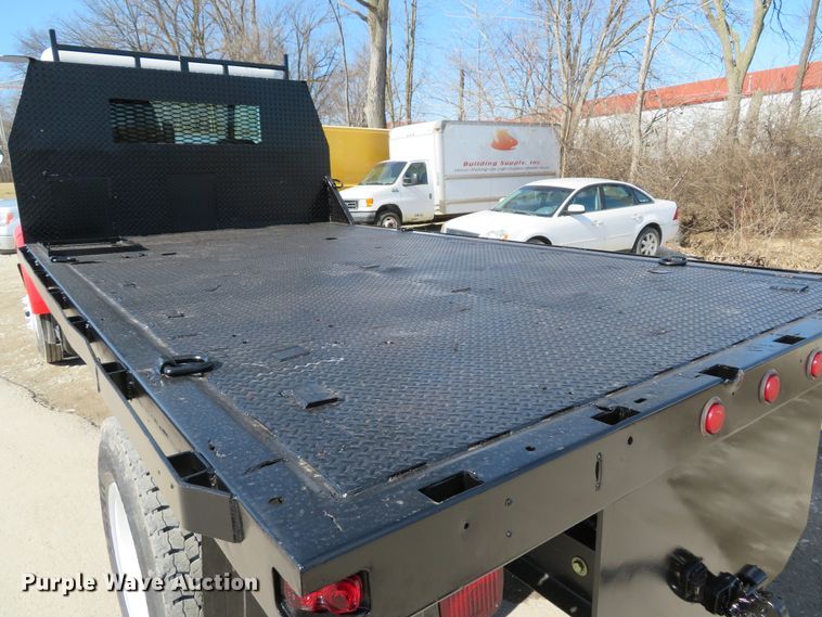 image for item DI2071 2007 Peterbilt 335 flatbed truck