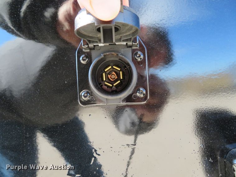 image for item DI2071 2007 Peterbilt 335 flatbed truck