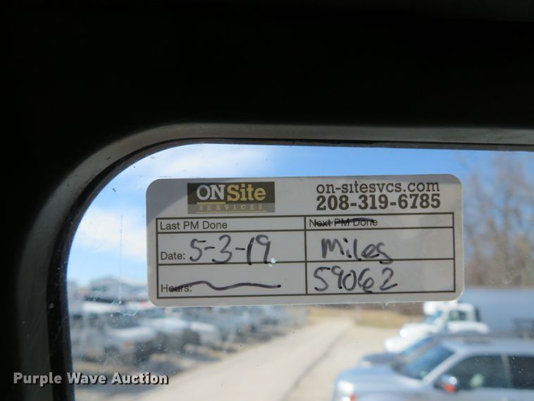 image for item DI2071 2007 Peterbilt 335 flatbed truck