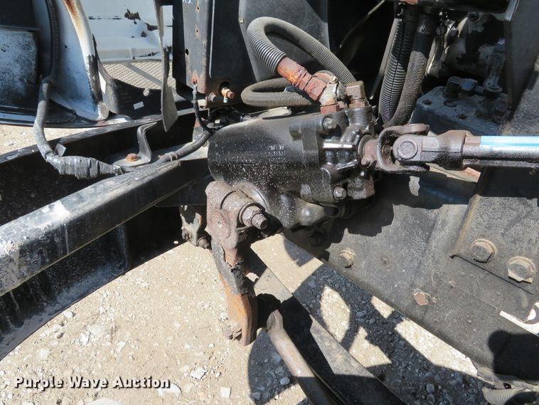 image for item DI2071 2007 Peterbilt 335 flatbed truck