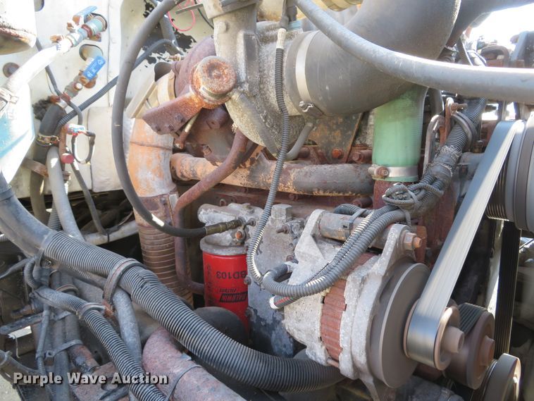 image for item DI2071 2007 Peterbilt 335 flatbed truck