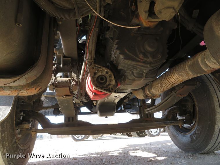 image for item DI2071 2007 Peterbilt 335 flatbed truck