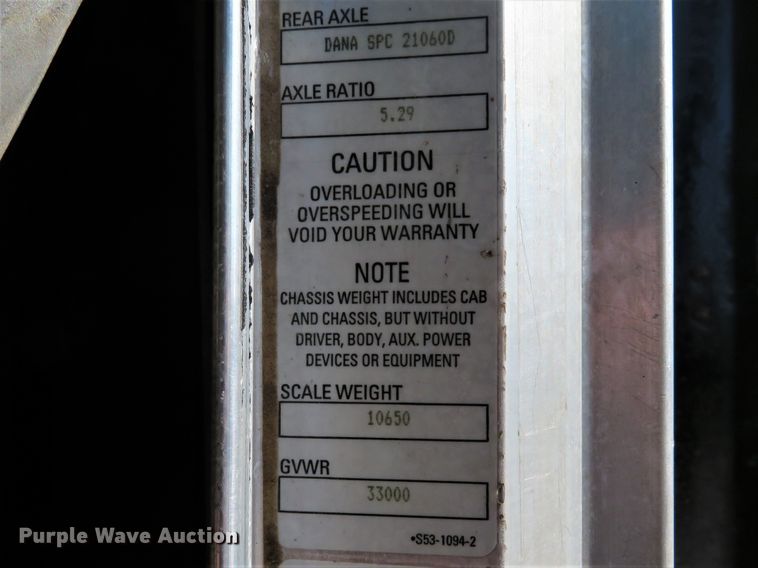 image for item DI2071 2007 Peterbilt 335 flatbed truck