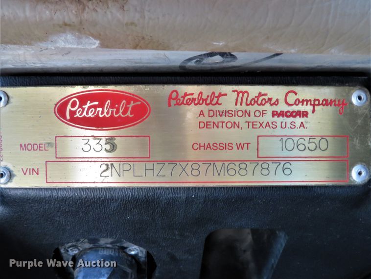 image for item DI2071 2007 Peterbilt 335 flatbed truck