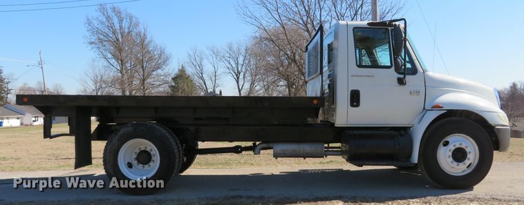image for item DI2080 2002 International 4300 dump flatbed truck