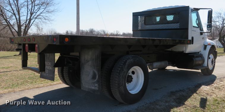 image for item DI2080 2002 International 4300 dump flatbed truck