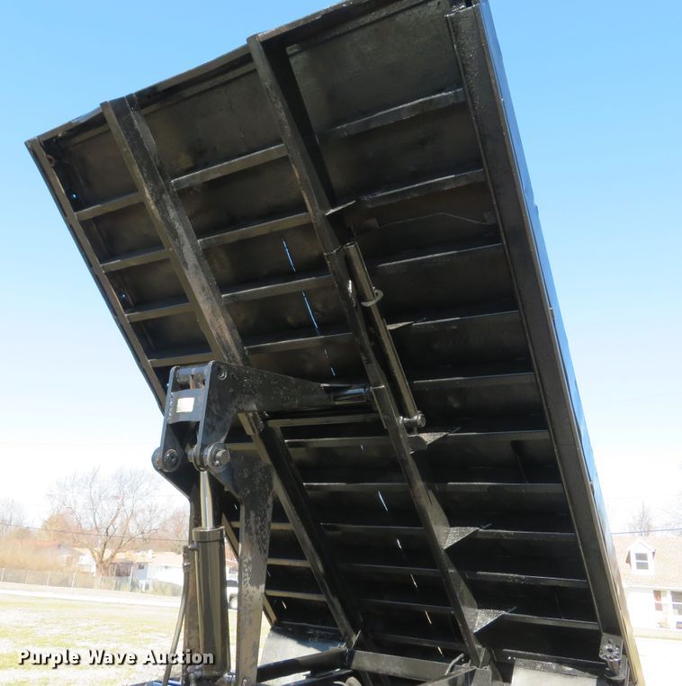 image for item DI2080 2002 International 4300 dump flatbed truck