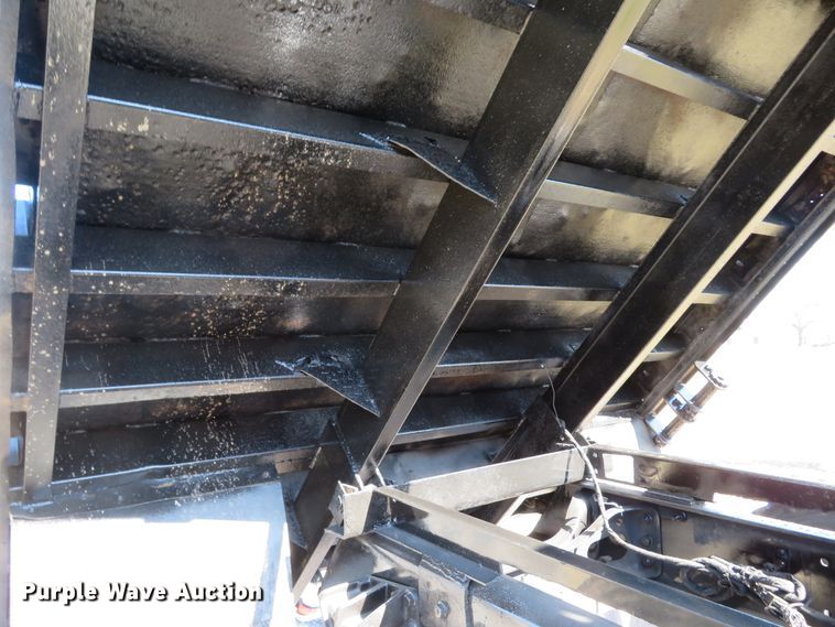 image for item DI2080 2002 International 4300 dump flatbed truck