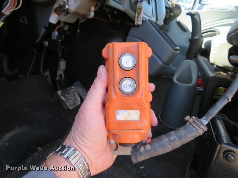 image for item DI2080 2002 International 4300 dump flatbed truck