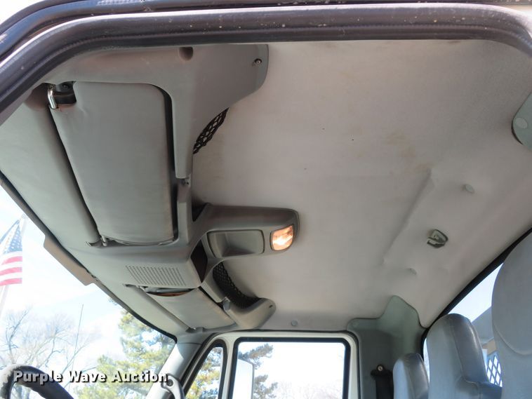 image for item DI2080 2002 International 4300 dump flatbed truck