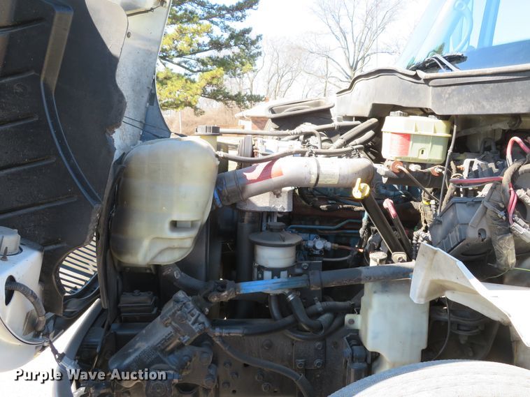 image for item DI2080 2002 International 4300 dump flatbed truck