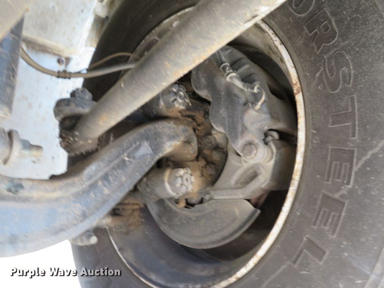 image for item DI2080 2002 International 4300 dump flatbed truck