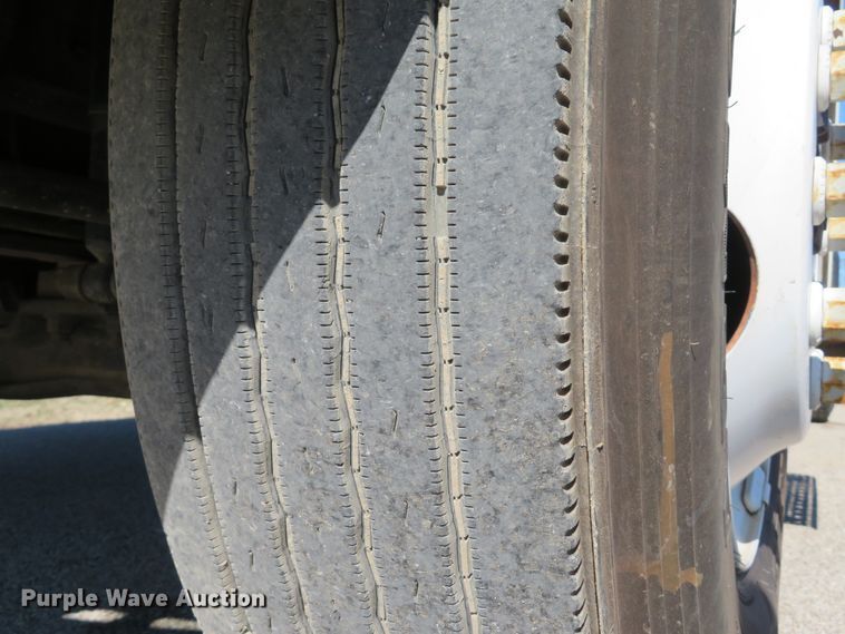 image for item DI2080 2002 International 4300 dump flatbed truck