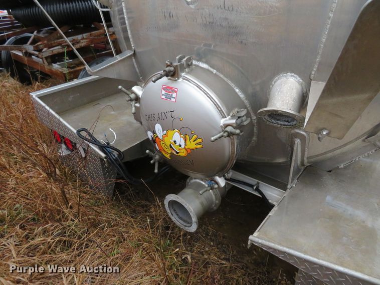 image for item DI2081 2013 KeeVac Industires KV-2500 aluminum vacuum tank bed