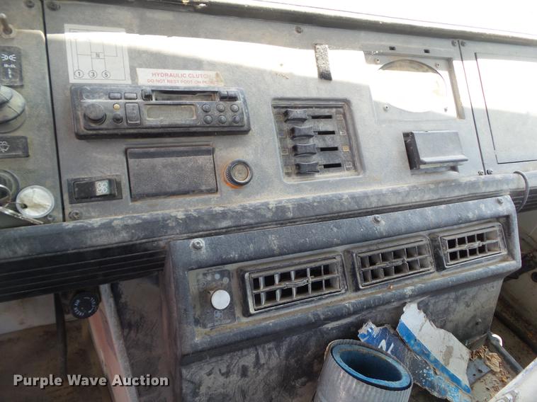 image for item DZ9048 1998 Mack CS300P truck cab and chassis