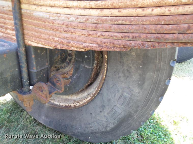 image for item DZ9048 1998 Mack CS300P truck cab and chassis