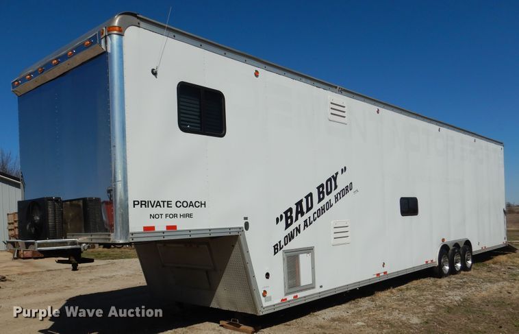 image for item EK9185 2001 United Stacker enclosed cargo trailer