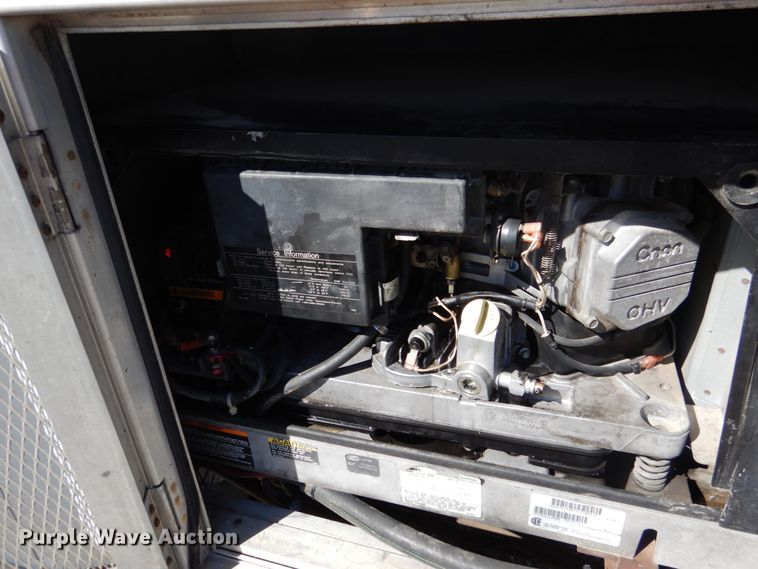 image for item EK9185 2001 United Stacker enclosed cargo trailer