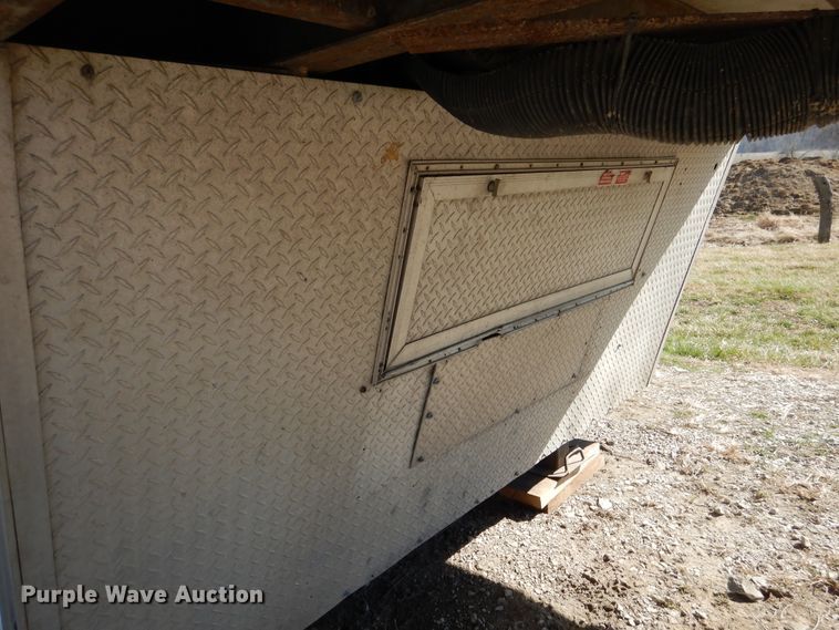 image for item EK9185 2001 United Stacker enclosed cargo trailer