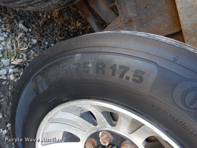 image for item EK9185 2001 United Stacker enclosed cargo trailer