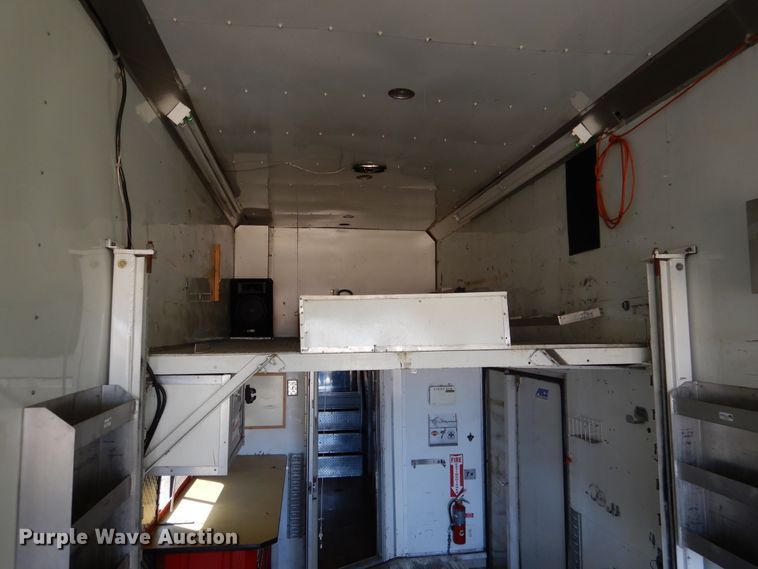 image for item EK9185 2001 United Stacker enclosed cargo trailer