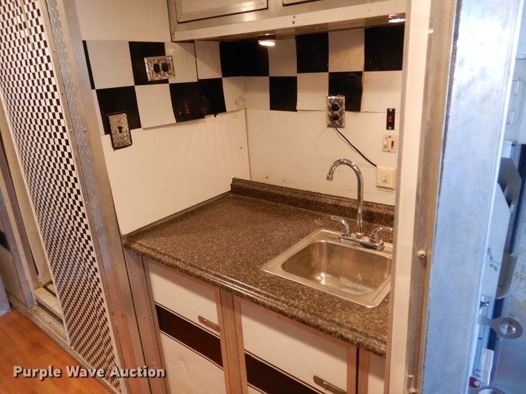 image for item EK9185 2001 United Stacker enclosed cargo trailer