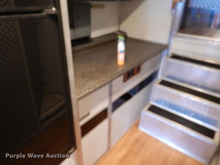 image for item EK9185 2001 United Stacker enclosed cargo trailer