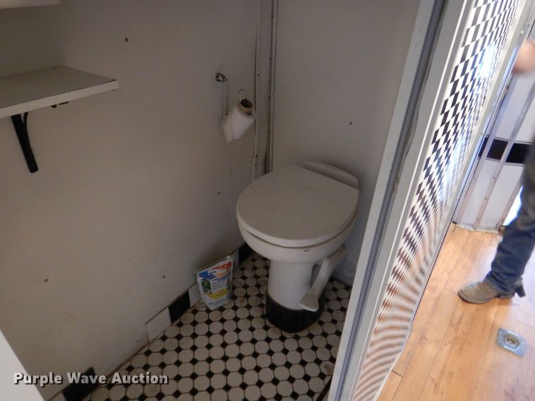 image for item EK9185 2001 United Stacker enclosed cargo trailer