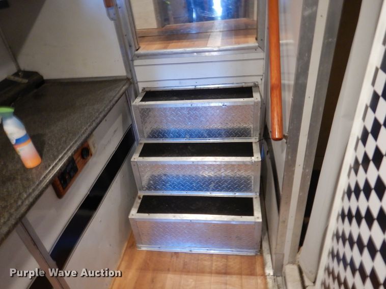 image for item EK9185 2001 United Stacker enclosed cargo trailer