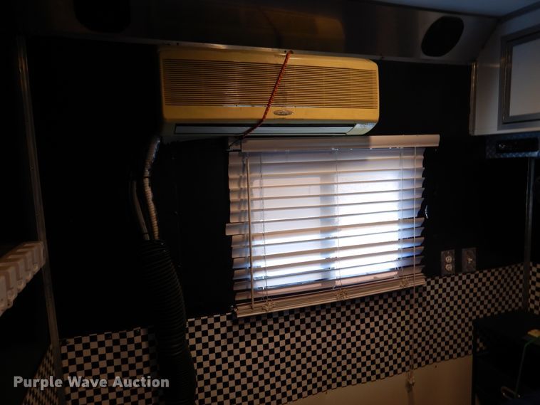 image for item EK9185 2001 United Stacker enclosed cargo trailer