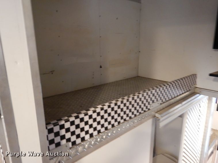 image for item EK9185 2001 United Stacker enclosed cargo trailer