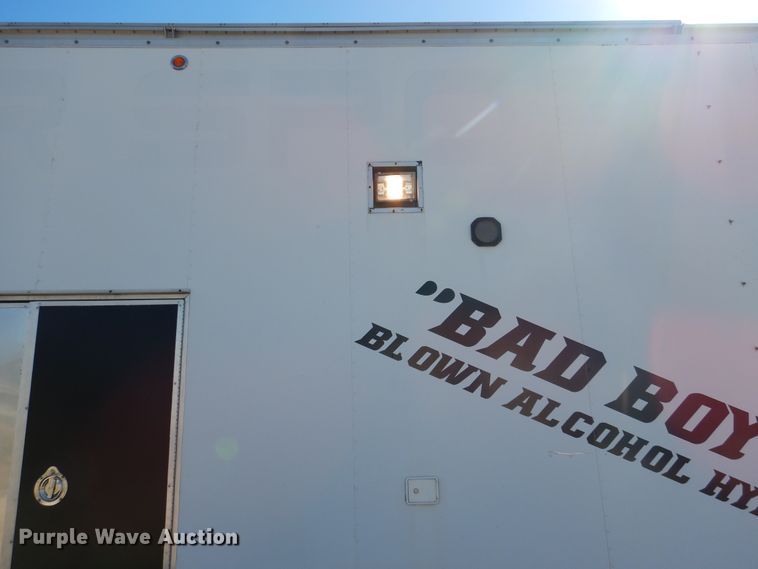 image for item EK9185 2001 United Stacker enclosed cargo trailer