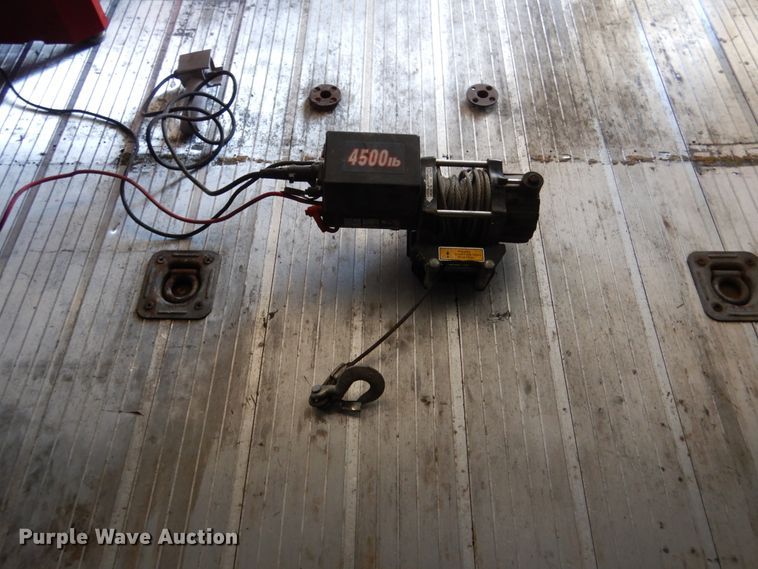 image for item EK9185 2001 United Stacker enclosed cargo trailer