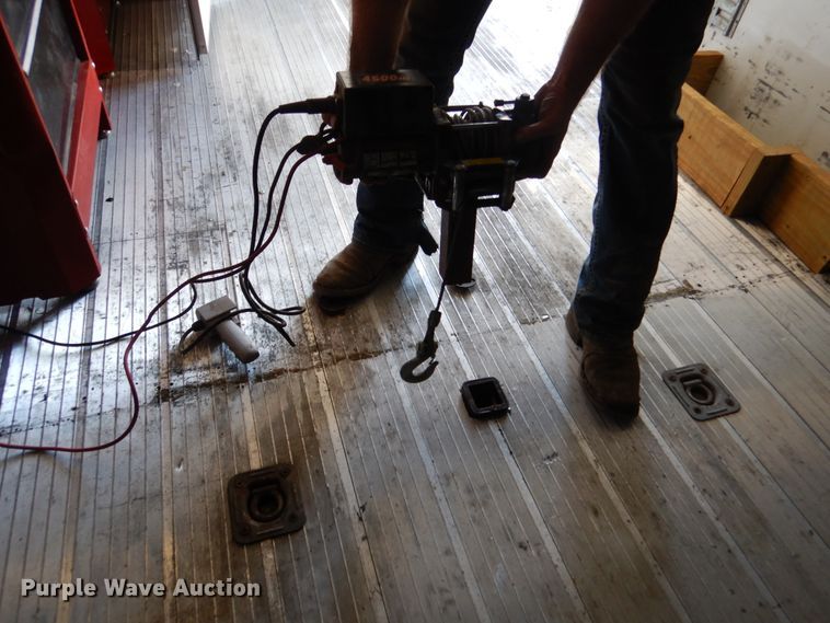 image for item EK9185 2001 United Stacker enclosed cargo trailer