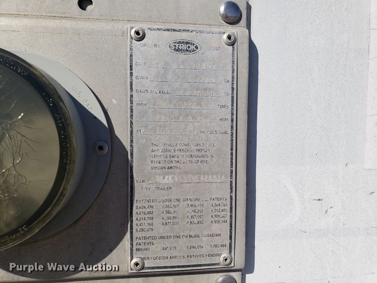 image for item EZ9113 1997 Strick dry van trailer