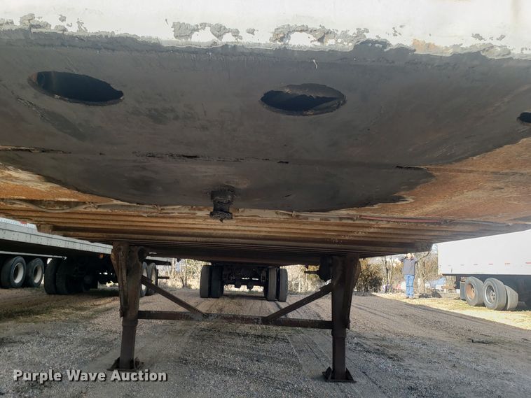 image for item EZ9113 1997 Strick dry van trailer