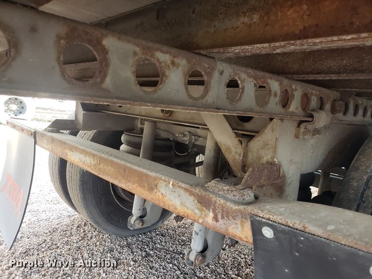 image for item EZ9113 1997 Strick dry van trailer